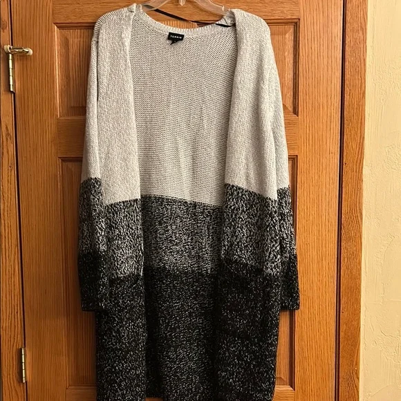 Torrid Cozy Black and Gray Sweater - Picture 3 of 6